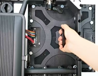 Tasa de actualización de 7680hz Pantalla de publicidad LED interior sin parpadeo para una imagen clara y suave