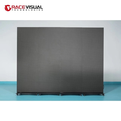 Serie IP. Un elegante póster LED P2.5 de 640×1920 mm con escala de grises de 16 bits y una rueda móvil para anuncios interiores flexibles.