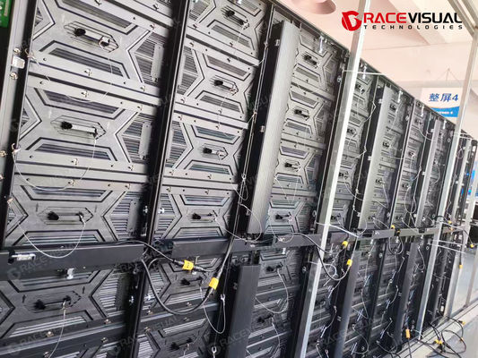 Sistema de visualización profesional de LED al aire libre de la serie P3.9 OE - Diseño de servicio frontal con protección IP65, alta relación de contraste de 4000: 1 y fácil instalación para aplicaciones de empalme sin costuras